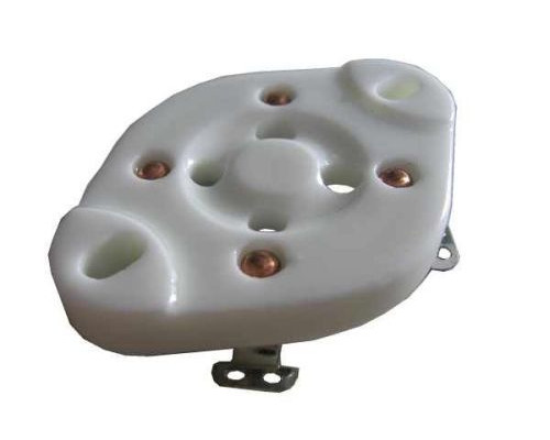 Socket 4-pin ceramic into chassis